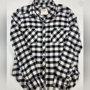 Abercrombie & Fitch Women’s Medium Flannel Plaid Button-Up Shirt Black White